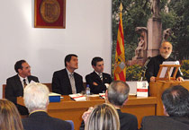 El Prof. Fernndez Cacho iniciando su leccin magistral